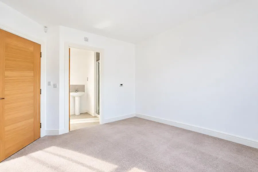 Jersey Close, Knaphill, GU21, photo 11