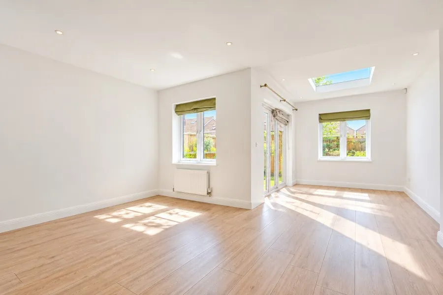Jersey Close, Knaphill, GU21, photo 5