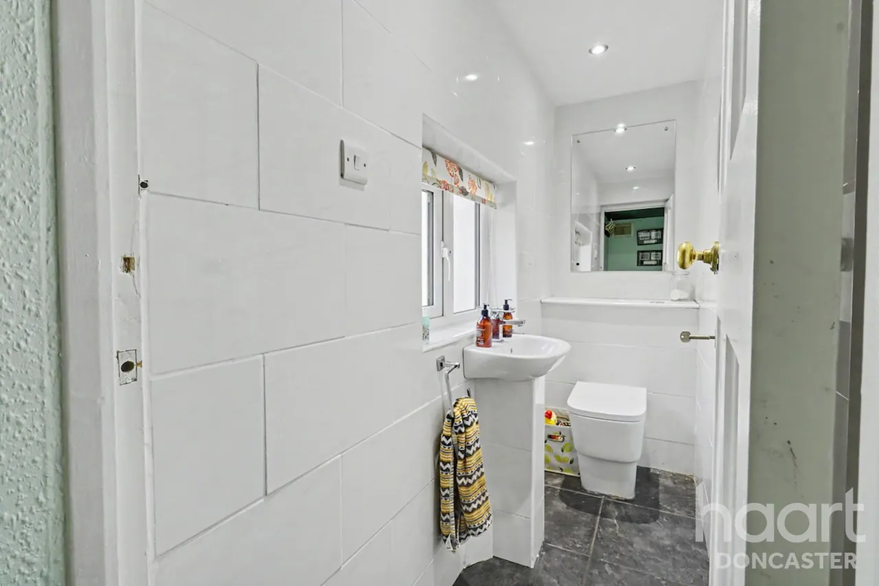 Bawtry Road, Doncaster, DN4, photo 11