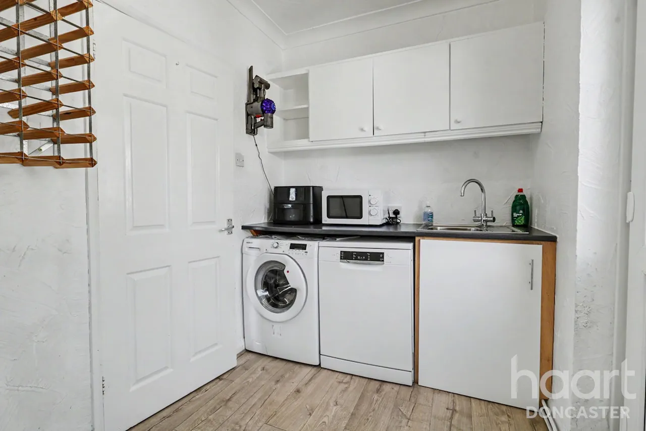 Bawtry Road, Doncaster, DN4, photo 24