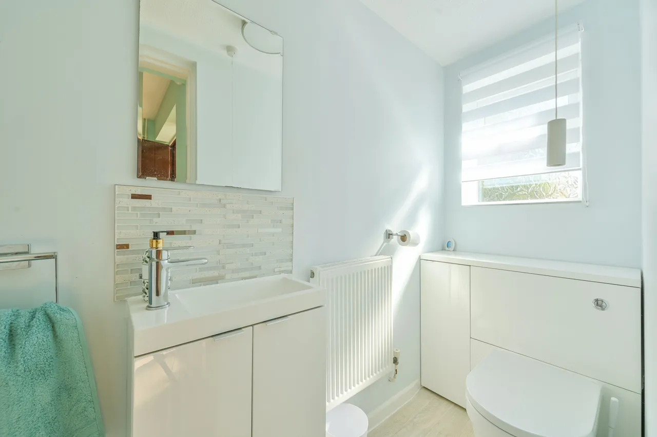 9 Wintergreen Close, London, photo 7