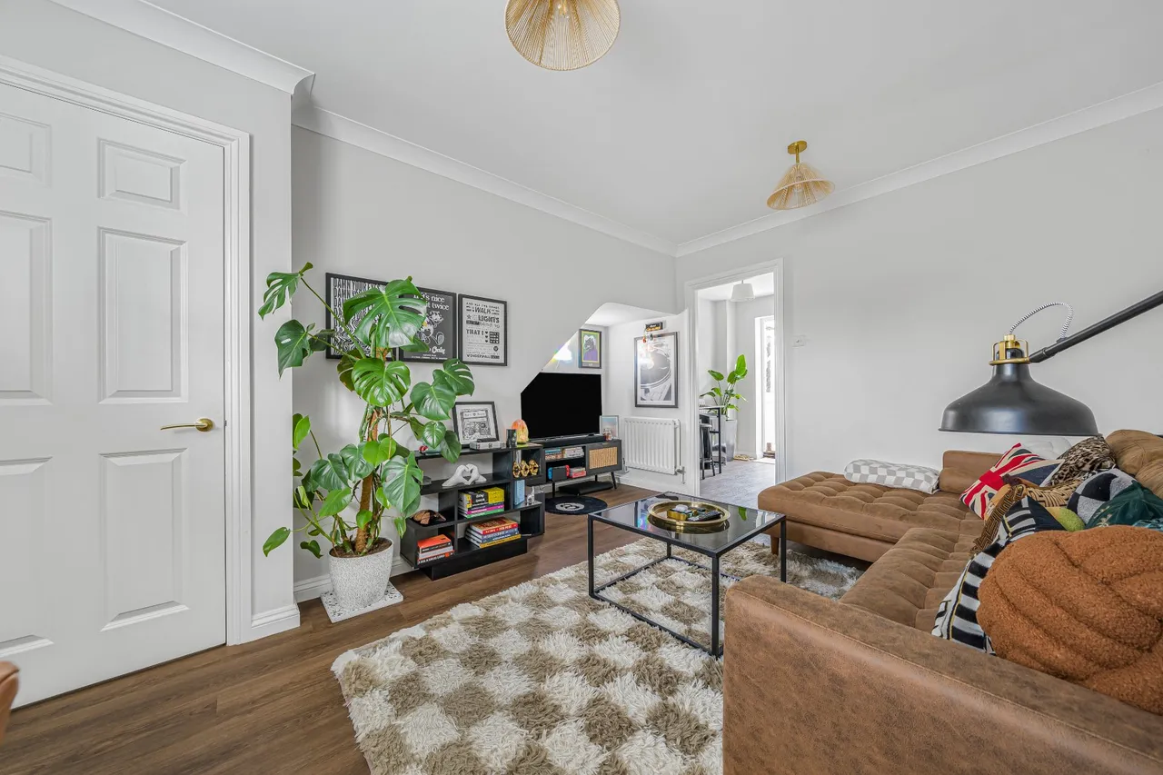 Riverview Gardens, Cobham, KT11, photo 5