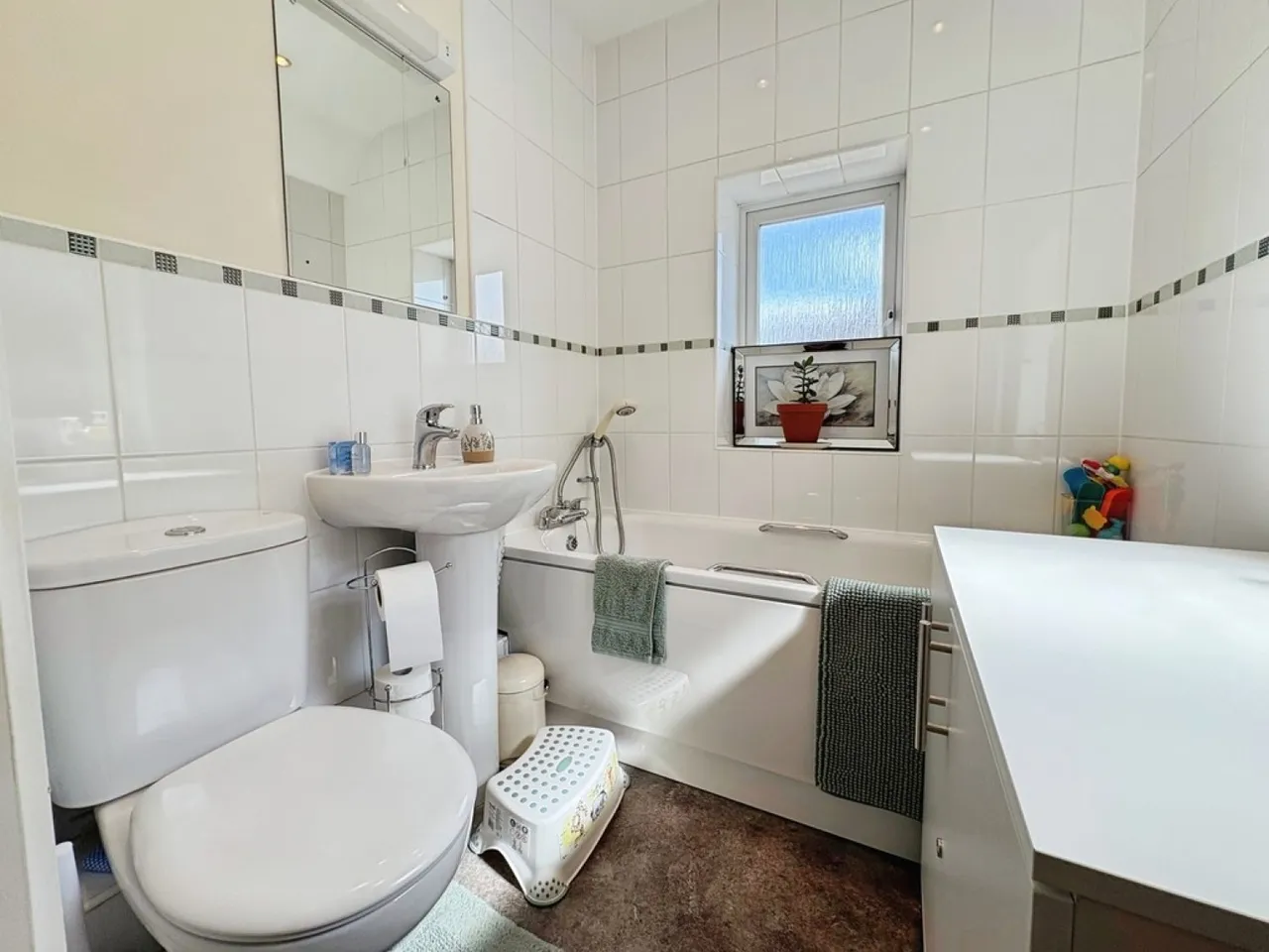 Belle Vue House, The Grange, photo 9