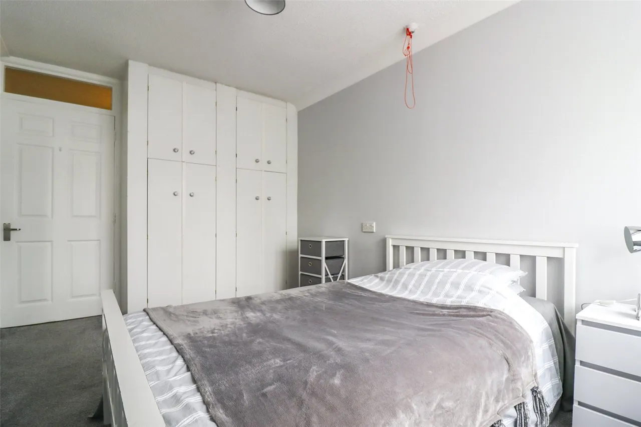 Pinewood Court, Fleet, Hampshire, GU51 3BG, photo 7