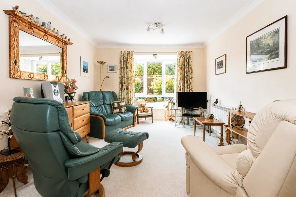 38 Holman Close, Waterlooville, PO8 8HD, photo 4