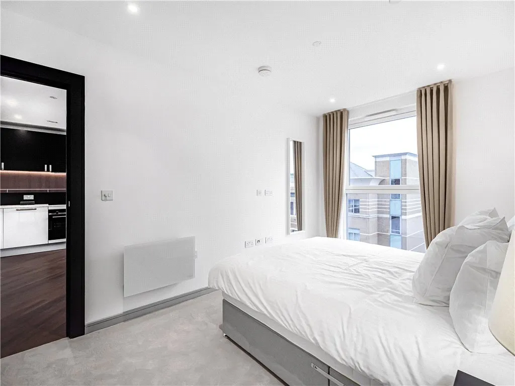 Eden Grove, Staines-upon-Thames, TW18, photo 13