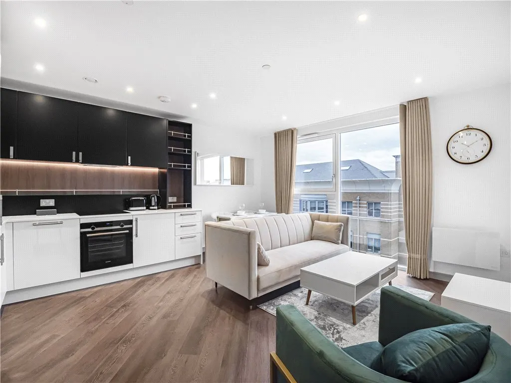 Eden Grove, Staines-upon-Thames, TW18, photo 8