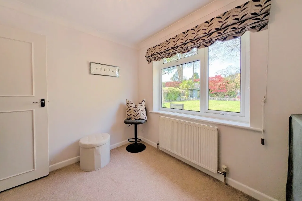 Gallows Drive, West Parley, BH22, photo 12