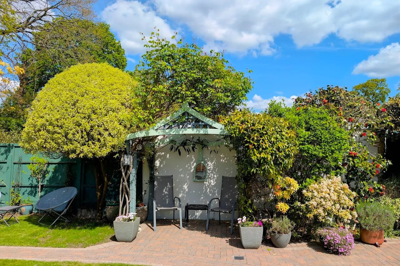 Gallows Drive, West Parley, BH22, photo 21