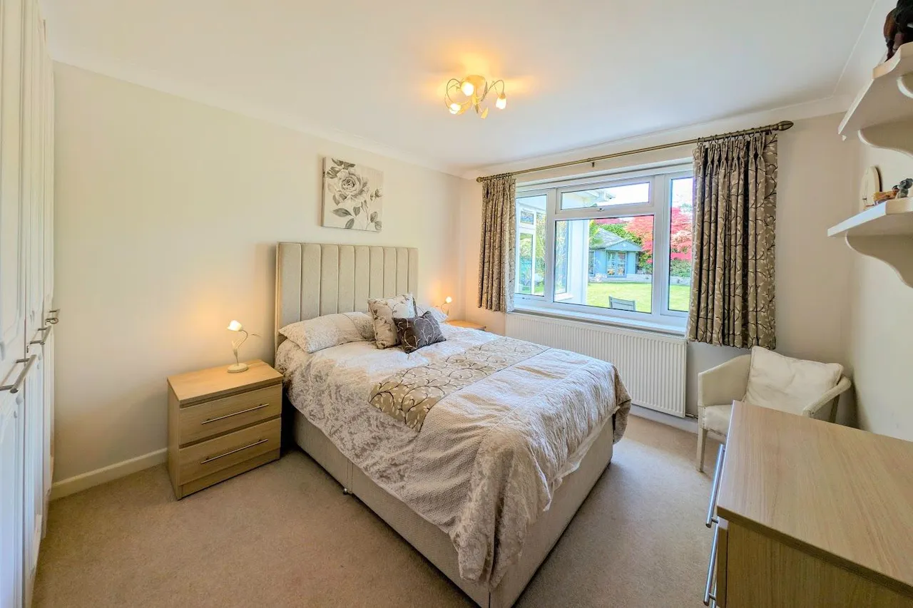 Gallows Drive, West Parley, BH22, photo 10