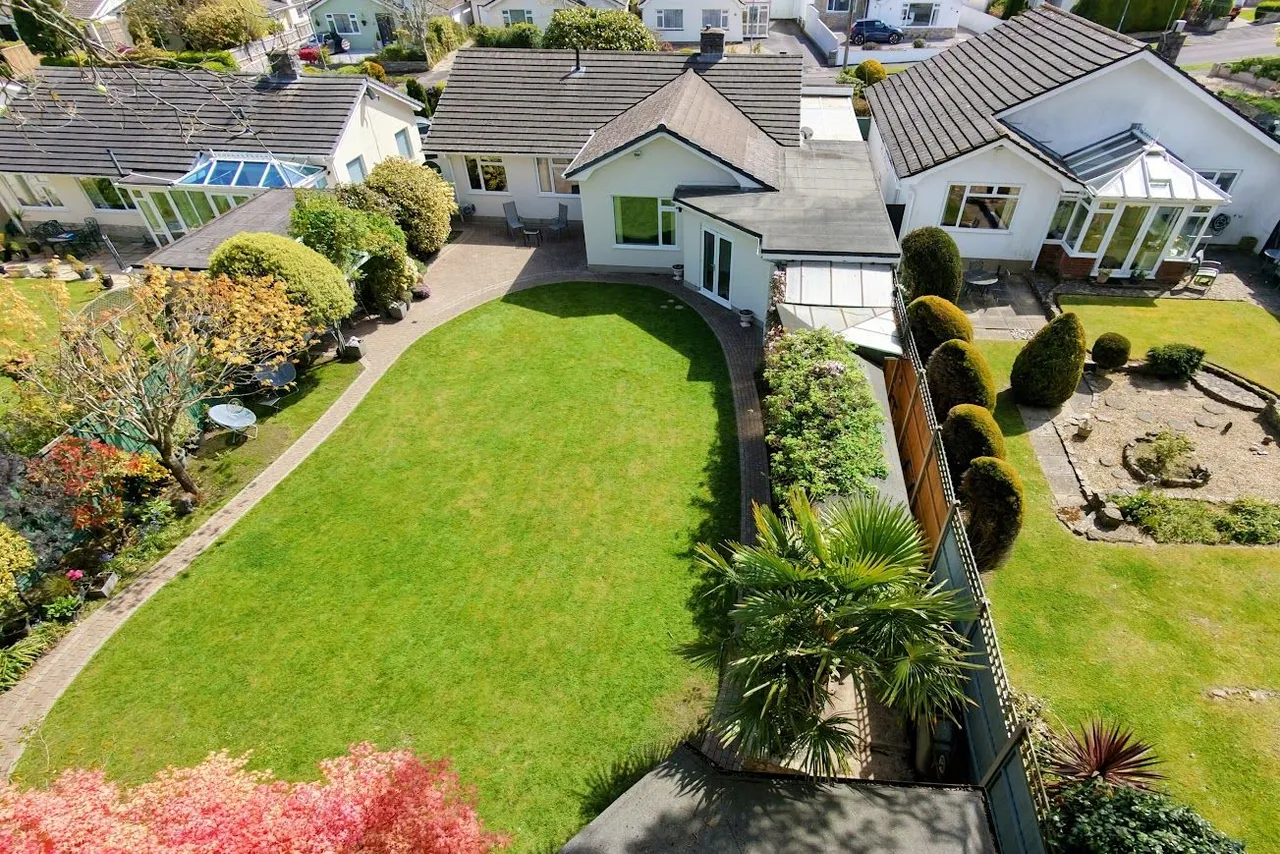 Gallows Drive, West Parley, BH22, photo 14