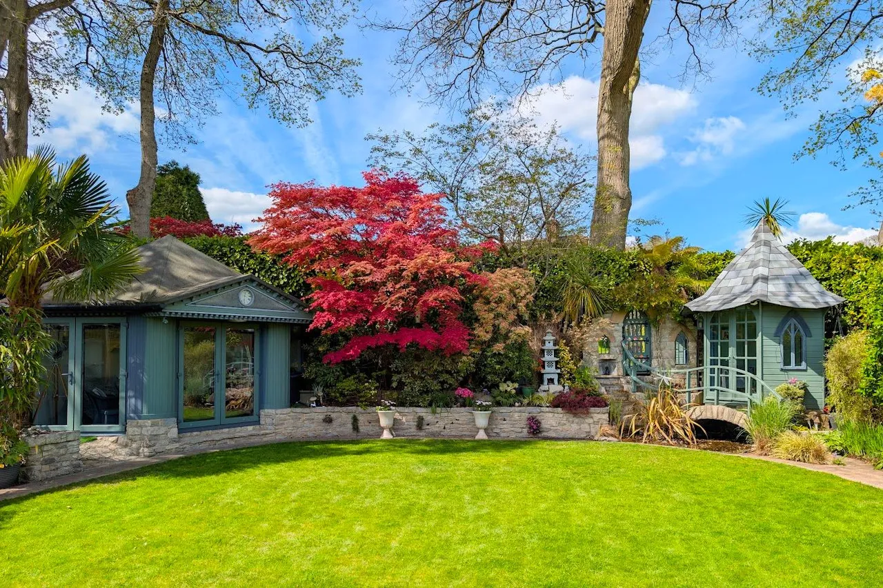 Gallows Drive, West Parley, BH22, photo 20
