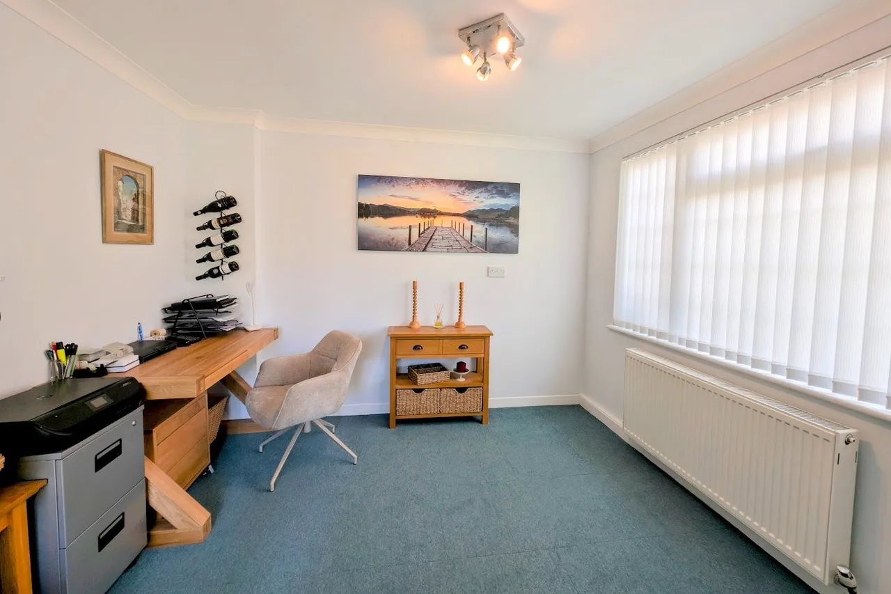 Gallows Drive, West Parley, BH22, photo 11