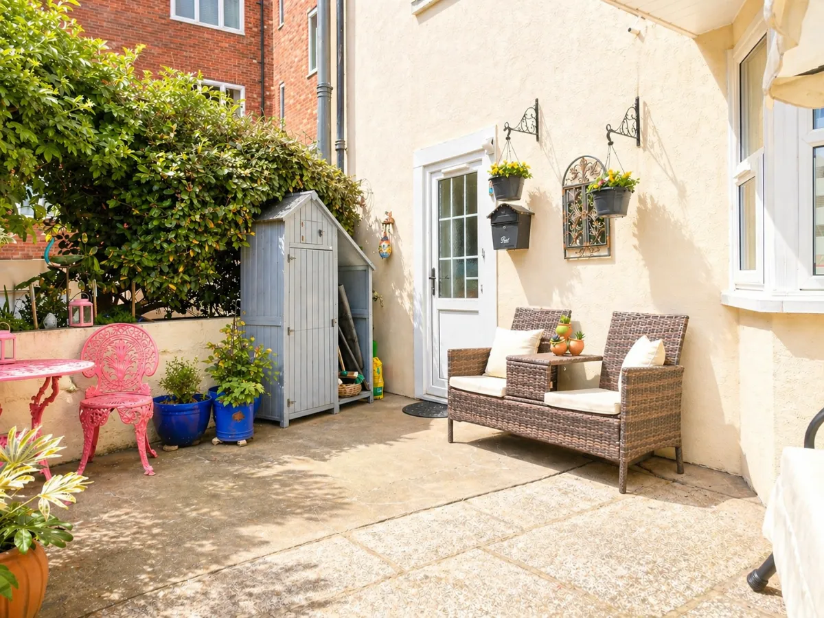 2 bed flat for sale — St. Mildreds Mews, Westgate-on-Sea, Kent, CT8 8AU