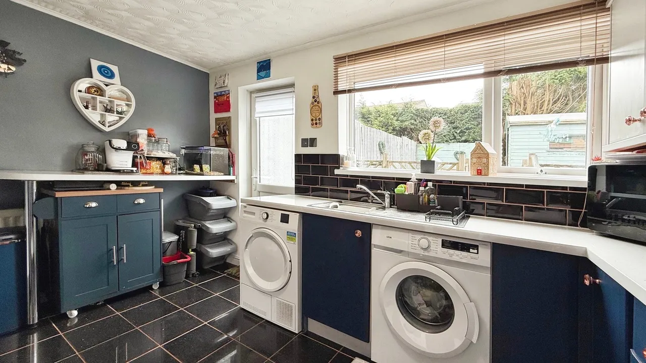 Heol Brynna, Cimla, Neath, SA11, photo 5