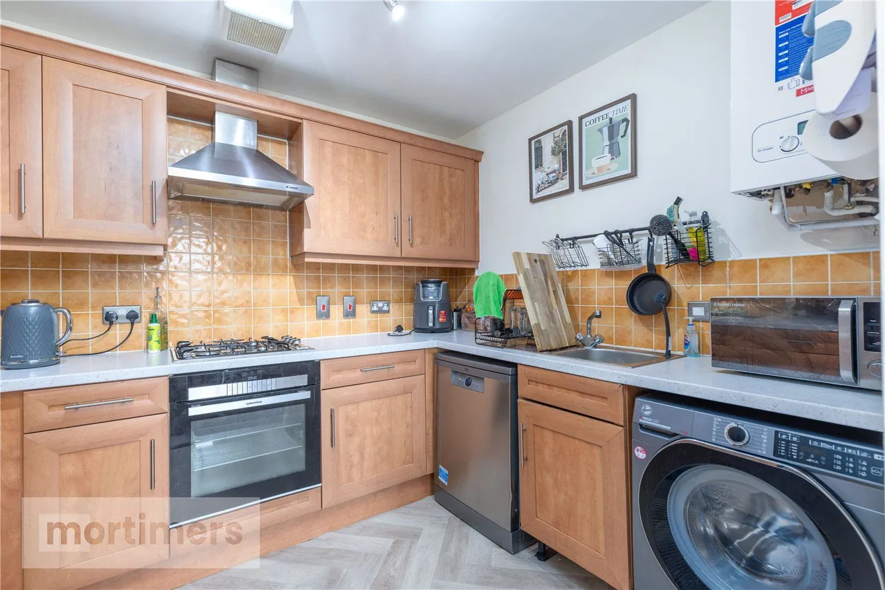 Gladstone Close, Blackburn, BB2, photo 5