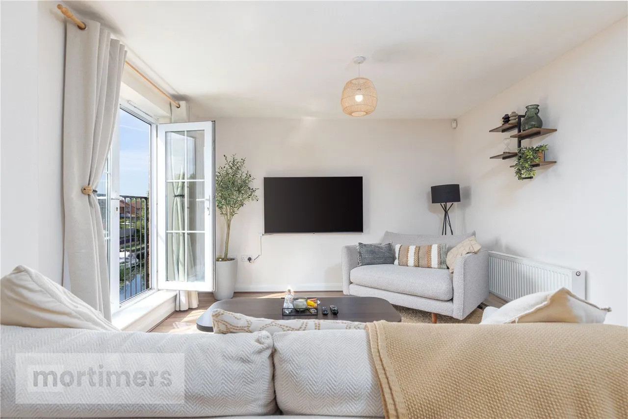 Gladstone Close, Blackburn, BB2, photo 6