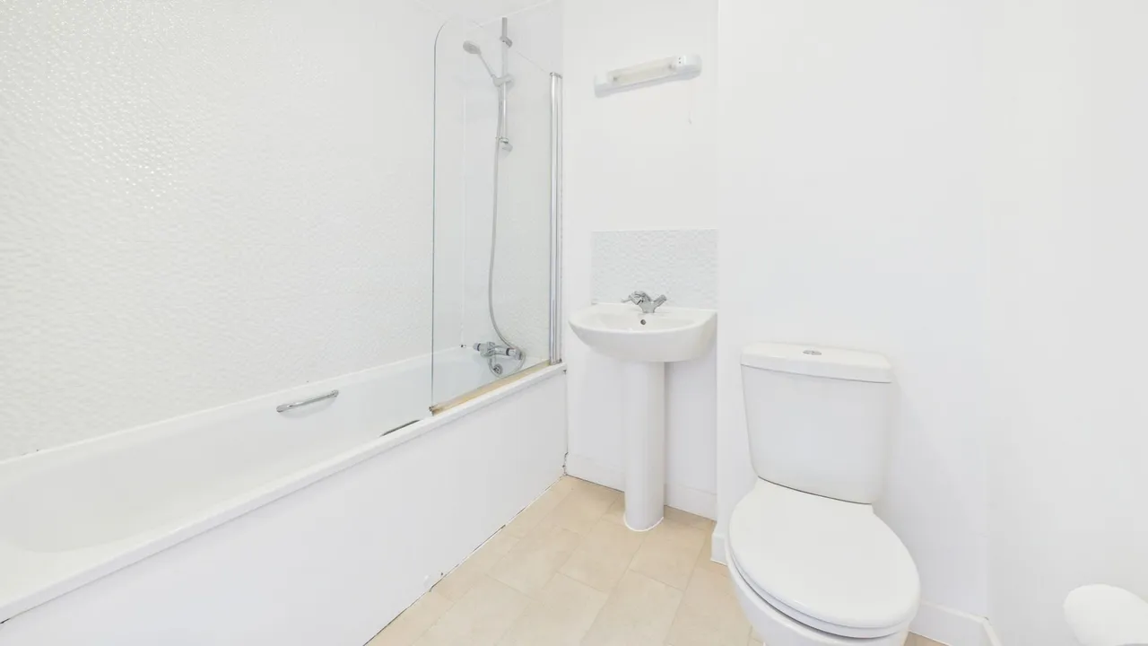 York Road, Bourne, PE10, photo 7