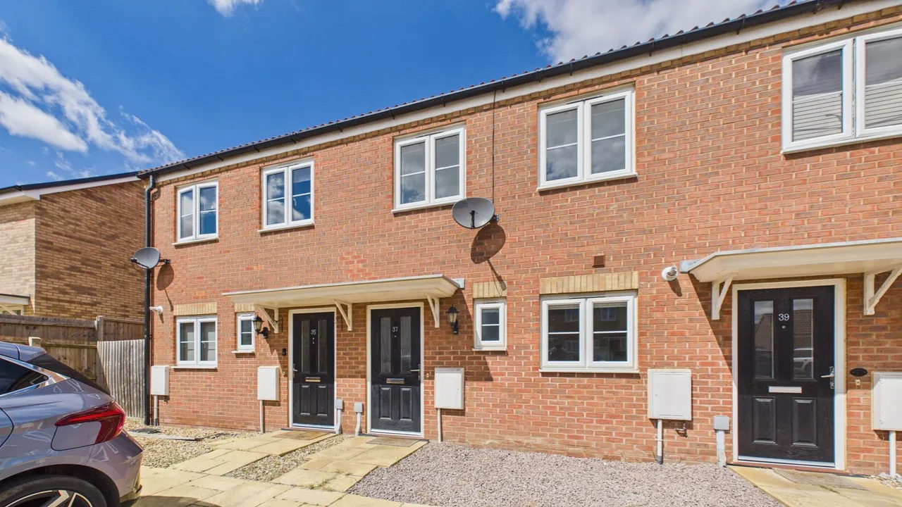 2 bed house for sale — York Road, Bourne, PE10