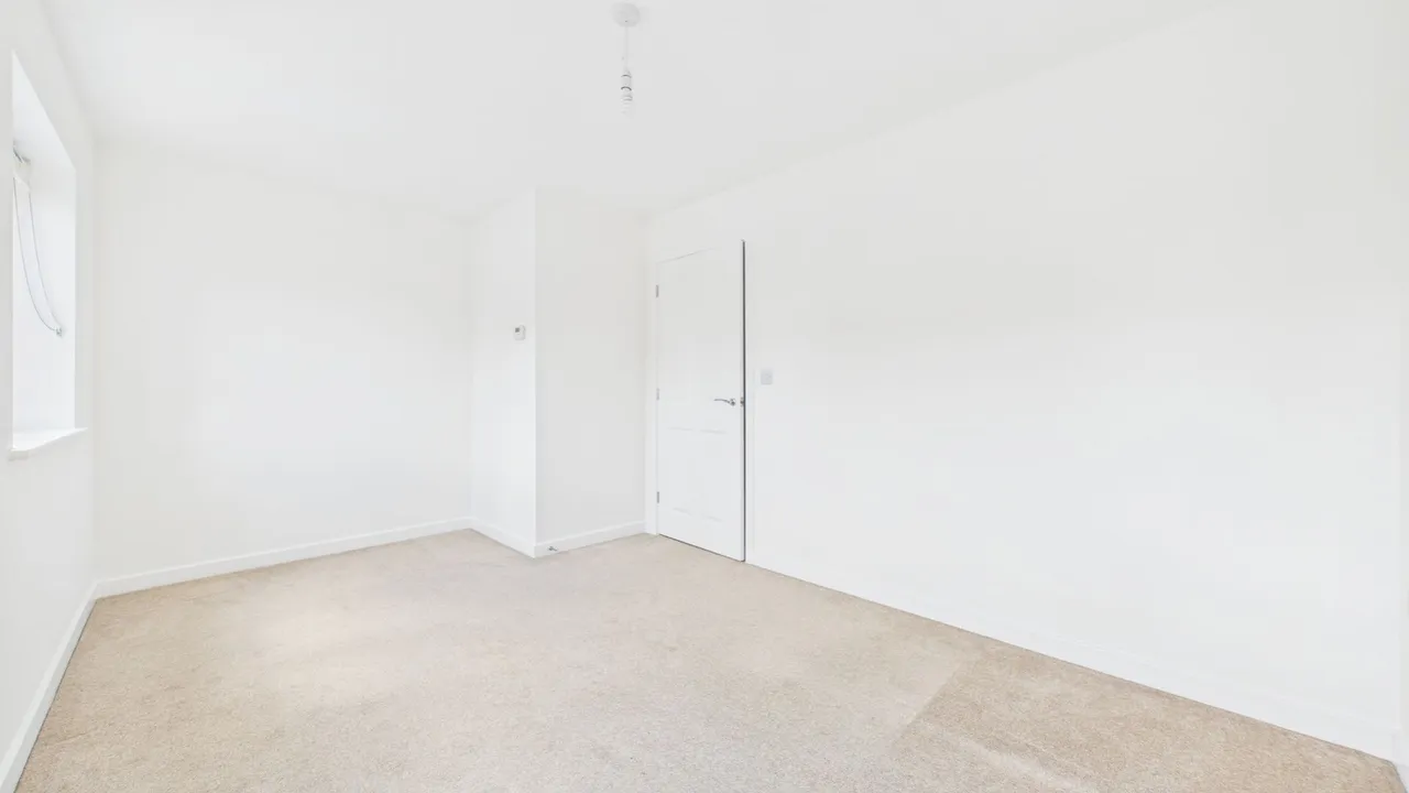 York Road, Bourne, PE10, photo 16