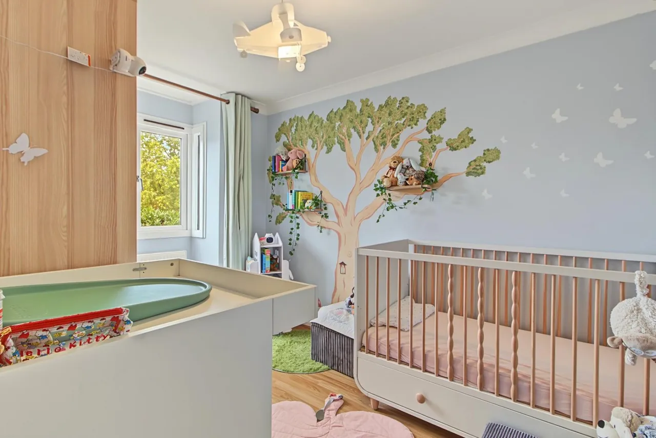 Westcroft Close, London, NW2, photo 9