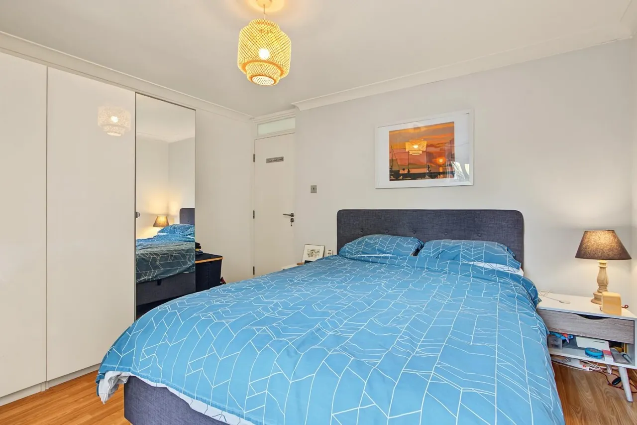 Westcroft Close, London, NW2, photo 8