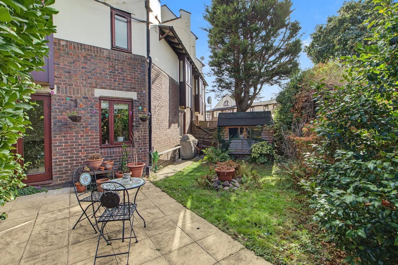 Westcroft Close, London, NW2, photo 5