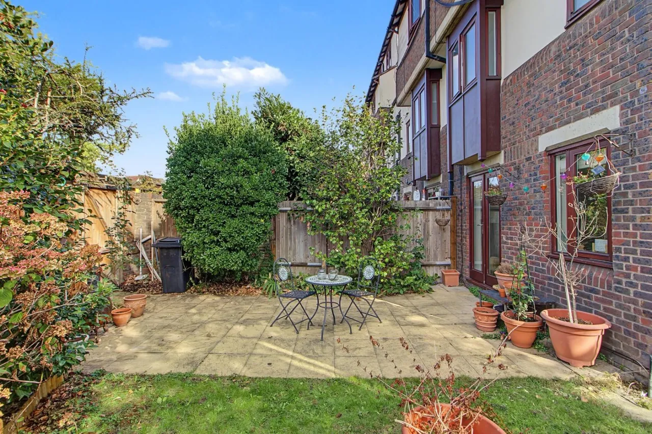 Westcroft Close, London, NW2, photo 4