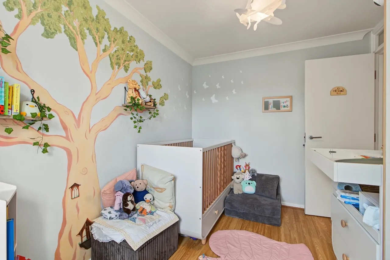 Westcroft Close, London, NW2, photo 10