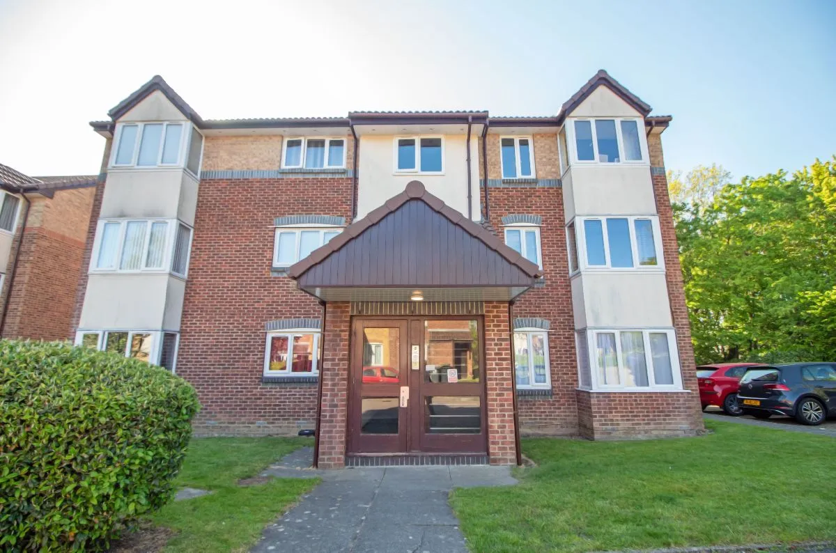 2 bed flat for sale — Tor Close, Waterlooville, PO7 8SU