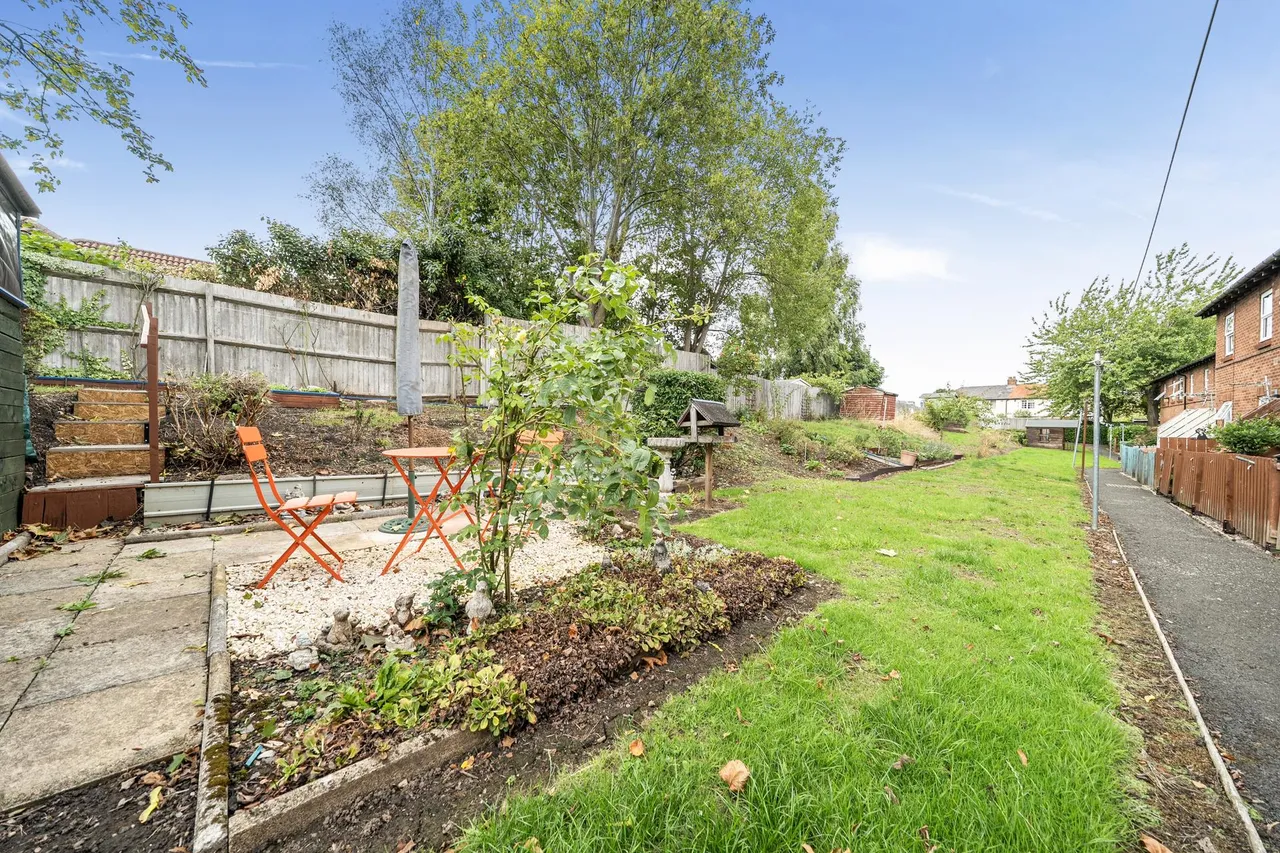 Snedshill Way, Snedshill, TF2, photo 3