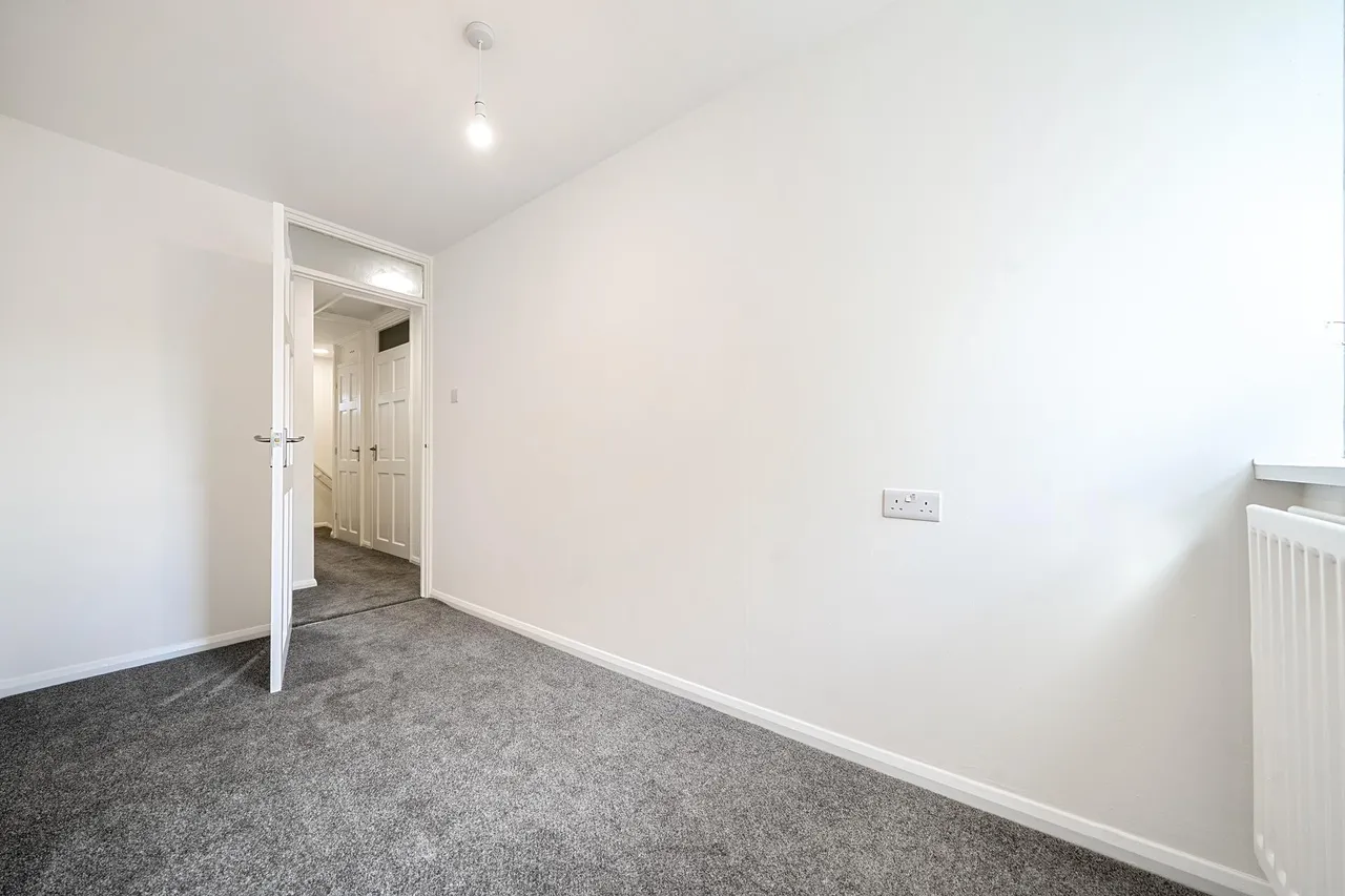 Snedshill Way, Snedshill, TF2, photo 9