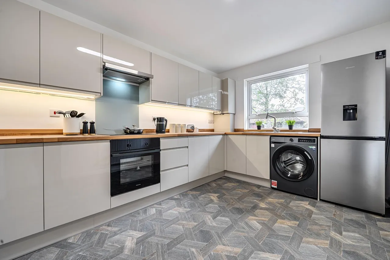 Snedshill Way, Snedshill, TF2, photo 13
