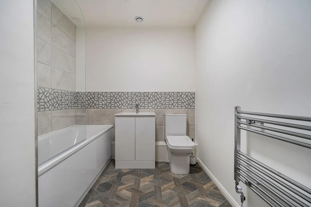 Snedshill Way, Snedshill, TF2, photo 12