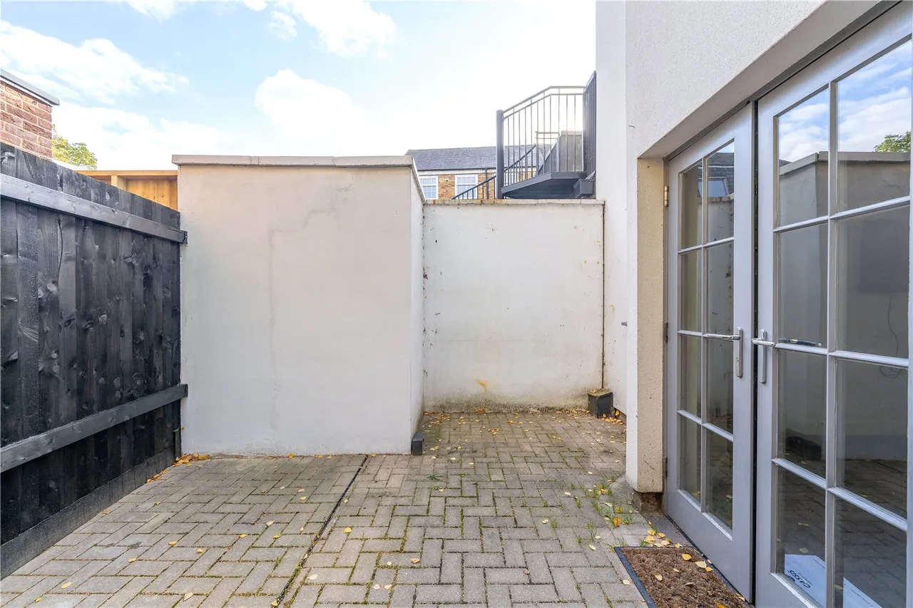 High Street, Hampton Wick, Kingston, KT1 4DB, photo 14