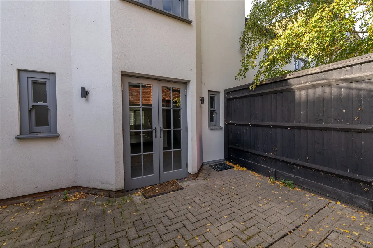 High Street, Hampton Wick, Kingston, KT1 4DB, photo 13