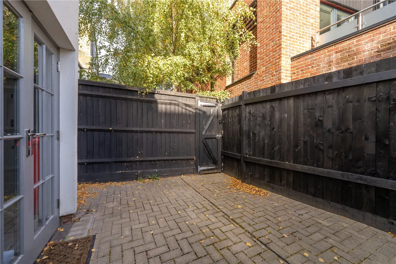 High Street, Hampton Wick, Kingston, KT1 4DB, photo 15