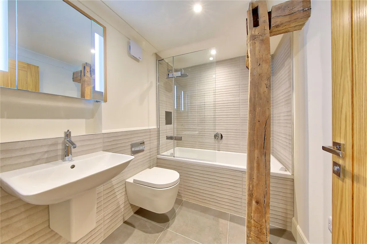 High Street, Hampton Wick, Kingston, KT1 4DB, photo 12