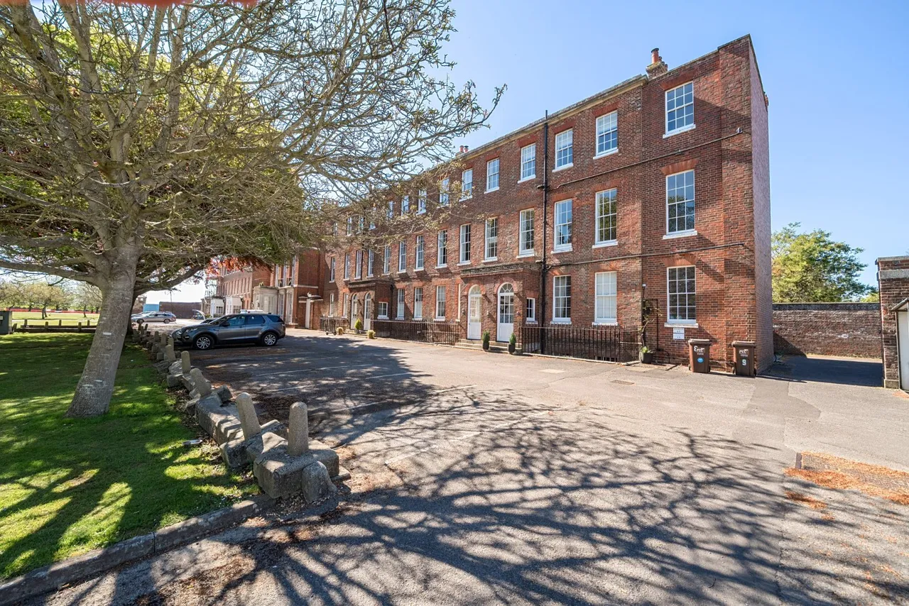 3 bed flat for sale, Haslar Terrace, Gosport, PO12
