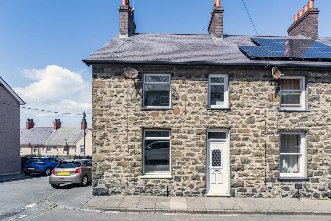 3 bed house for sale — Erasmus Street, Penmaenmawr, LL34 6LH