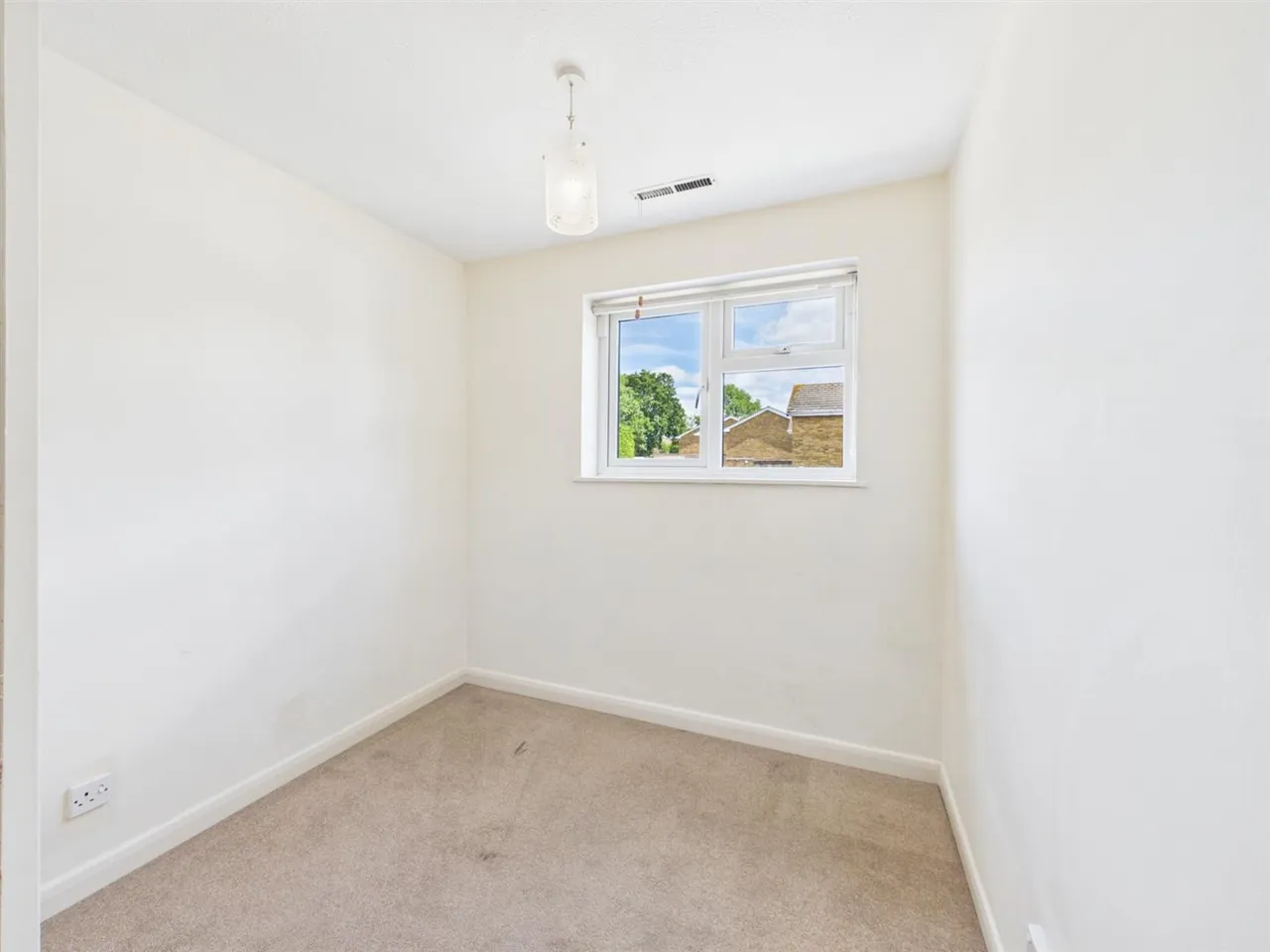 Seaford Close, Ruislip, Middlesex, HA4 7HN, photo 18