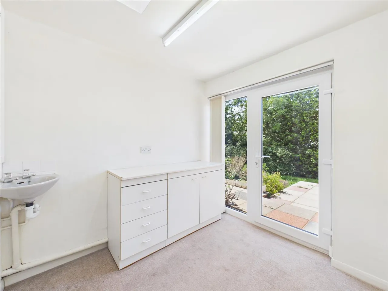 Seaford Close, Ruislip, Middlesex, HA4 7HN, photo 17