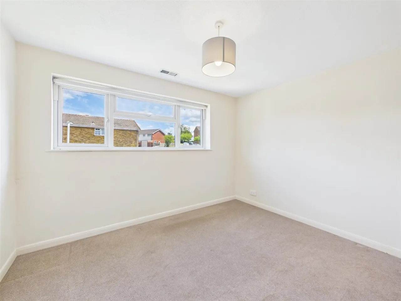 Seaford Close, Ruislip, Middlesex, HA4 7HN, photo 12