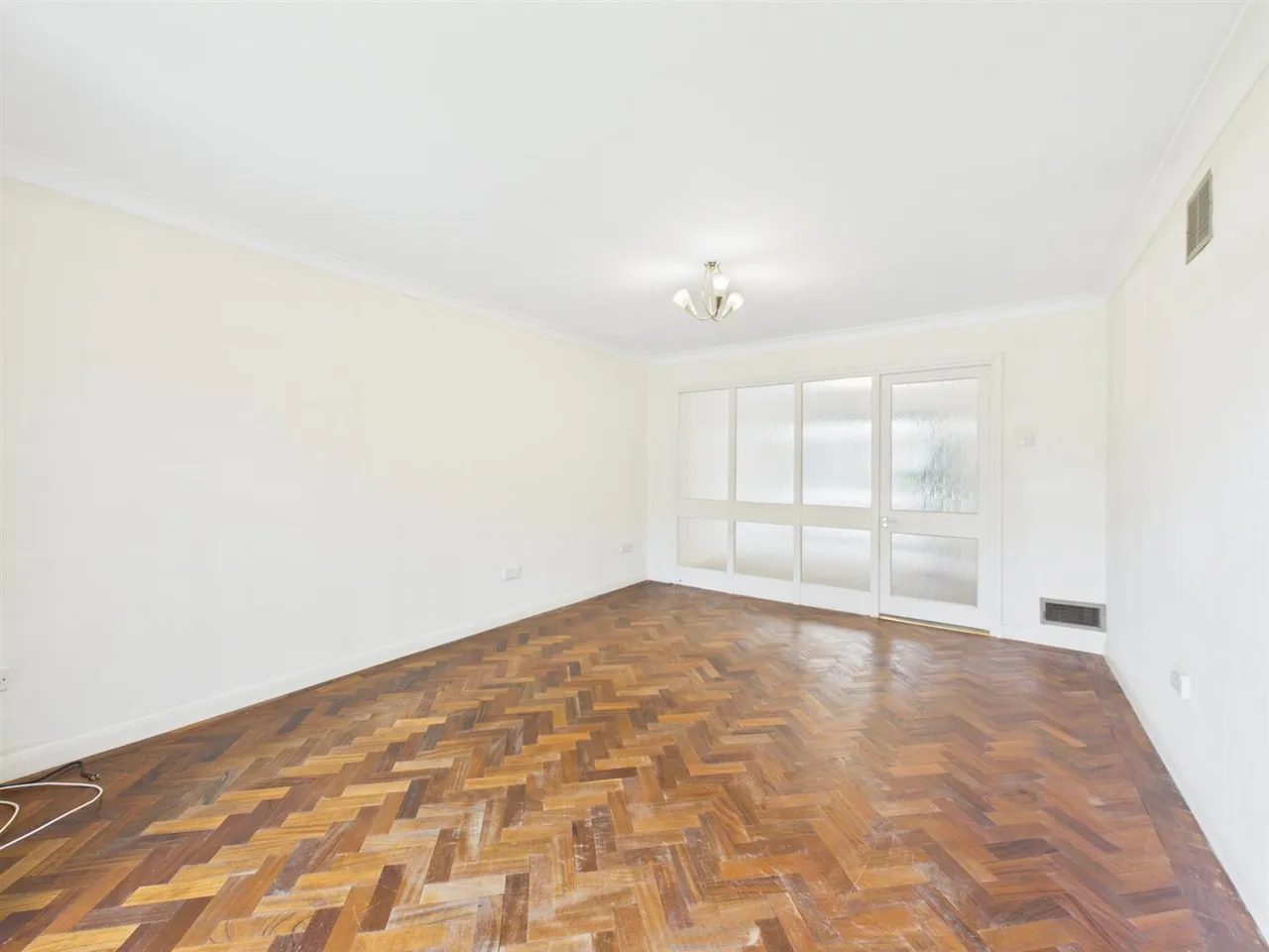 Seaford Close, Ruislip, Middlesex, HA4 7HN, photo 3