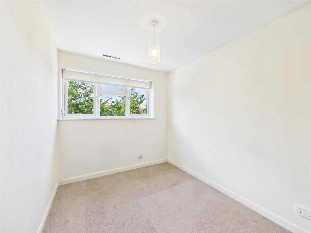 Seaford Close, Ruislip, Middlesex, HA4 7HN, photo 14