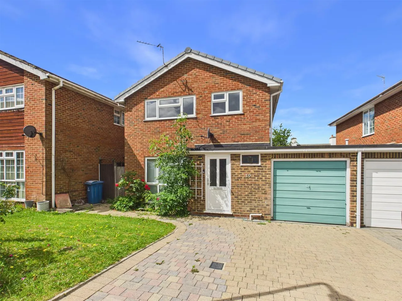 4 bed property for sale — Seaford Close, Ruislip, Middlesex, HA4 7HN