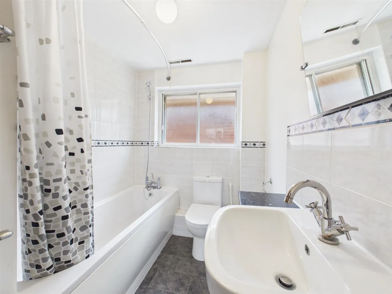 Seaford Close, Ruislip, Middlesex, HA4 7HN, photo 13