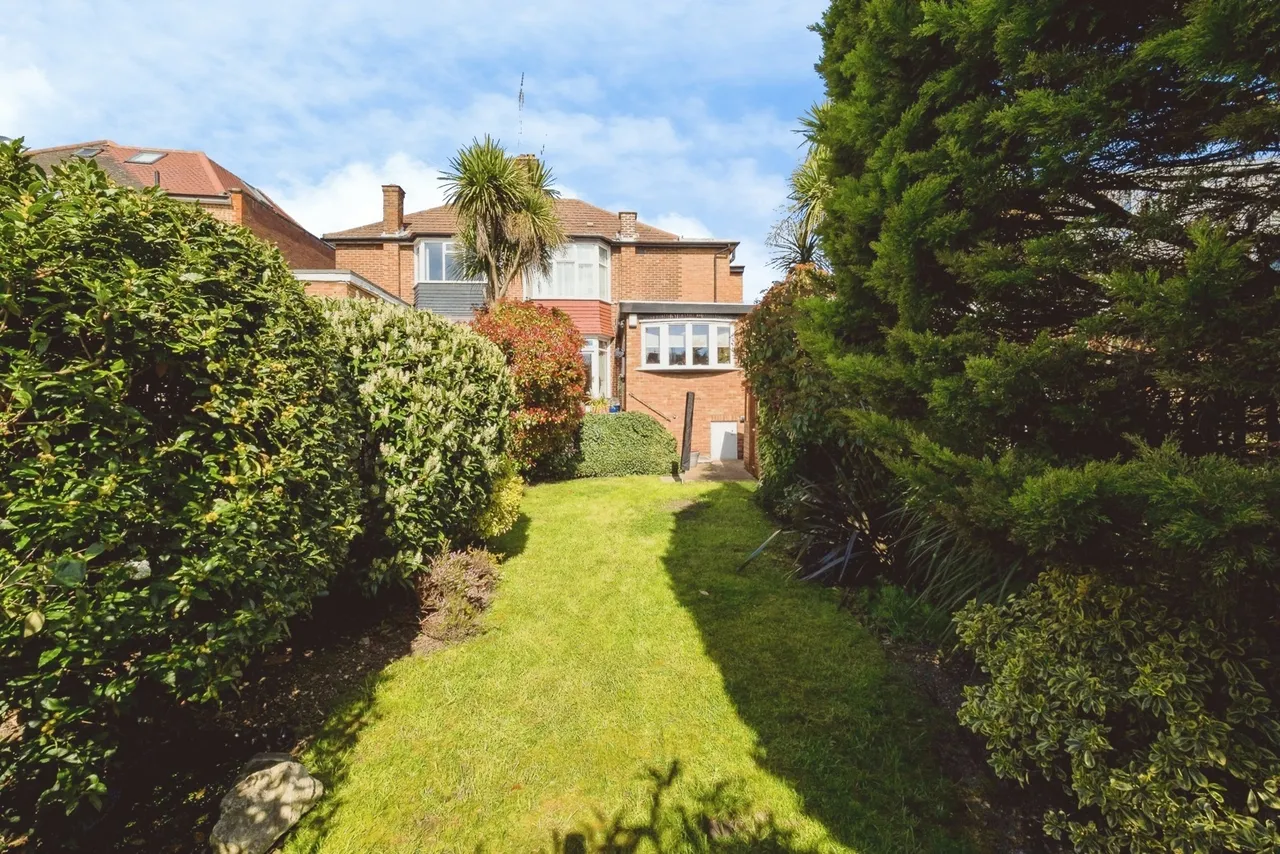 Abbotsford Gardens, Woodford Green, Essex, IG8, photo 14