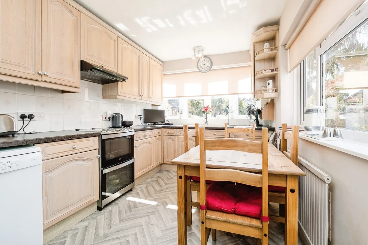 Abbotsford Gardens, Woodford Green, Essex, IG8, photo 4