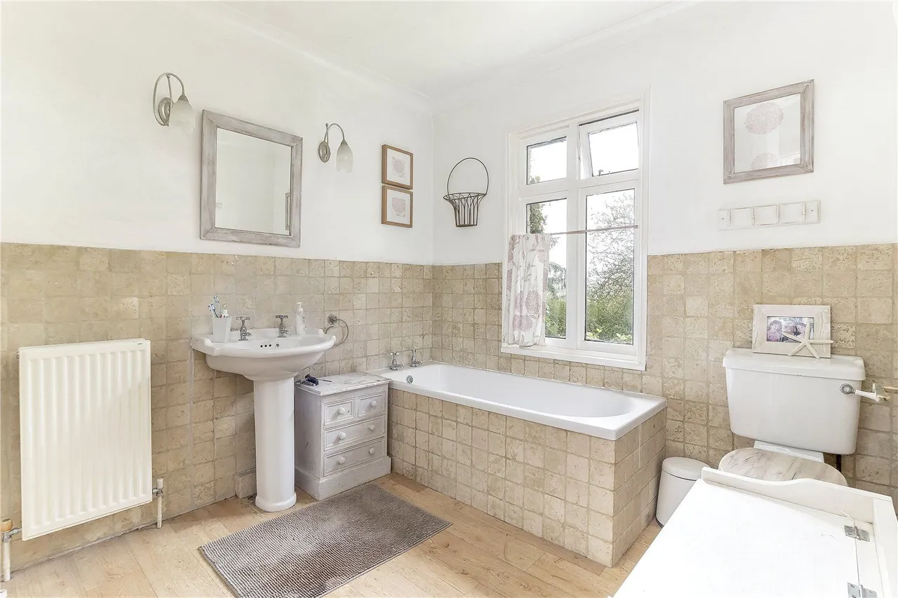Moor Road, Bramhope, LS16, photo 6